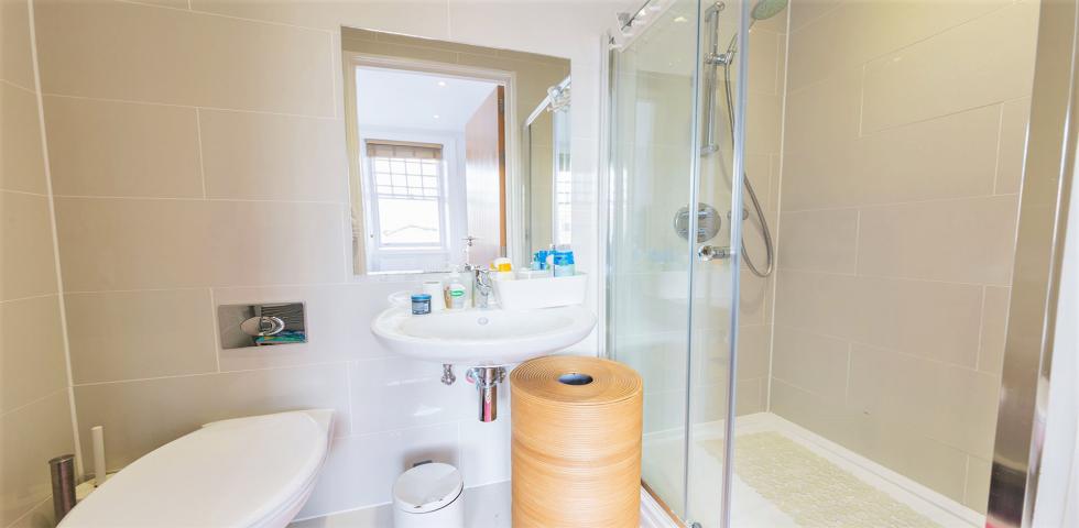 			2 Bedroom, 1 bath, 1 reception Apartment			 Broadhurst Gardens, WEST HAMPSTEAD